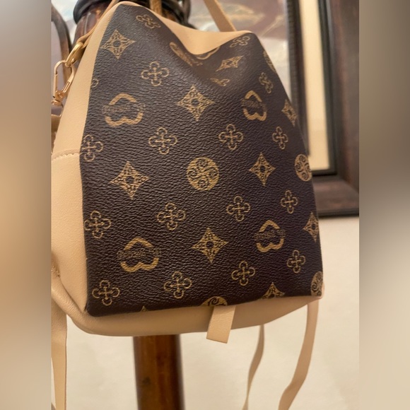 B. yang Please check all picture of condition. - Picture 6 of 13